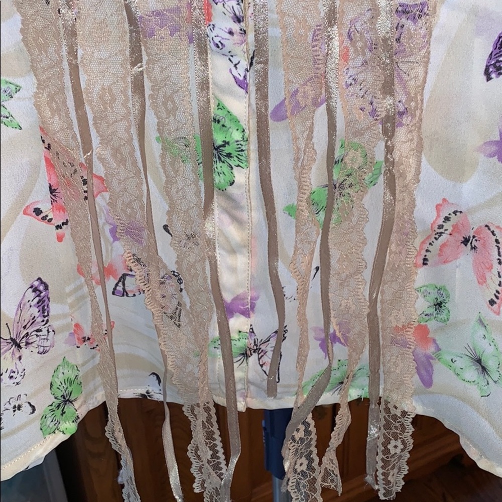 5/$20 Jaipur Sheer Snap Up Sheer Blouse Butterflies - Picture 2 of 5